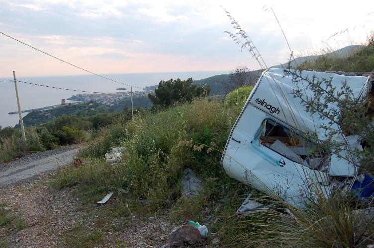 Roulotte sul monte Luna in vista di Marina di Camerota