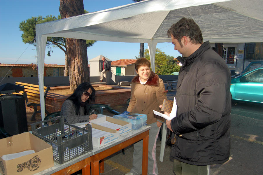 Il gazebo del PdL a Palinuro