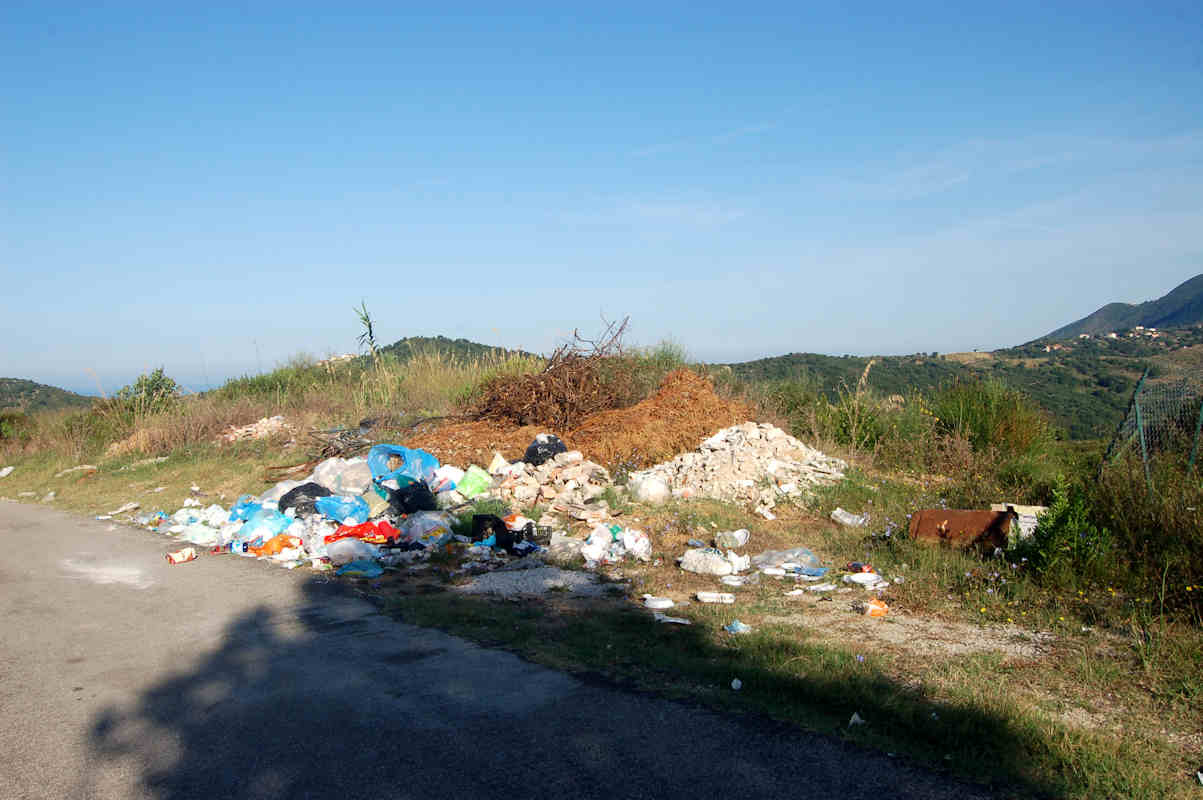Spazzatura al Velardino