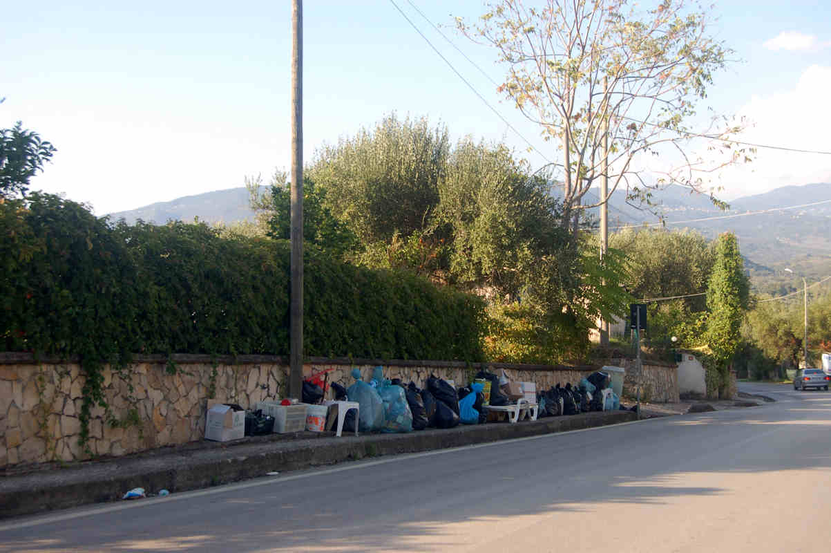 Spazzatura a Palinuro